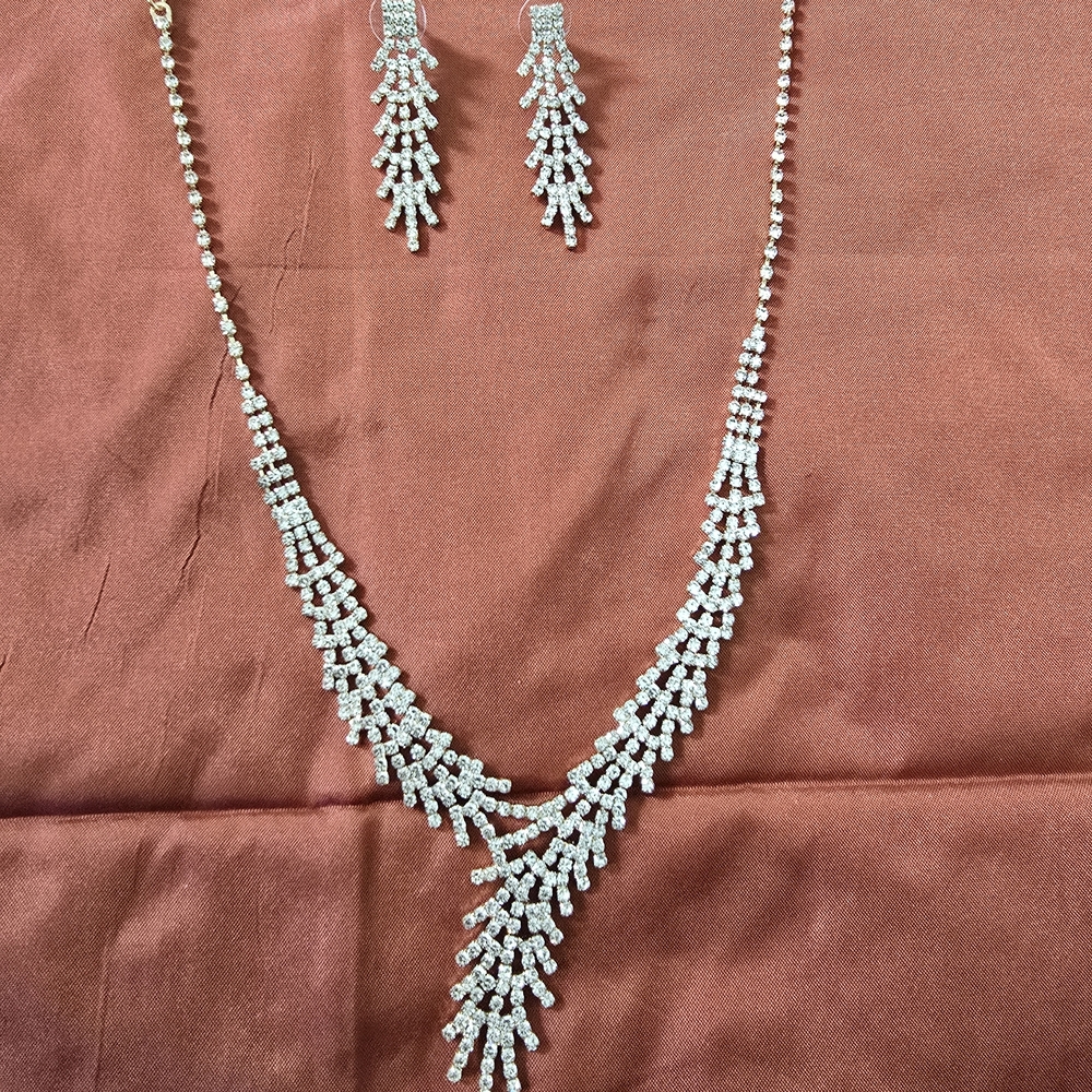 Elegant Necklace and Earring Set
